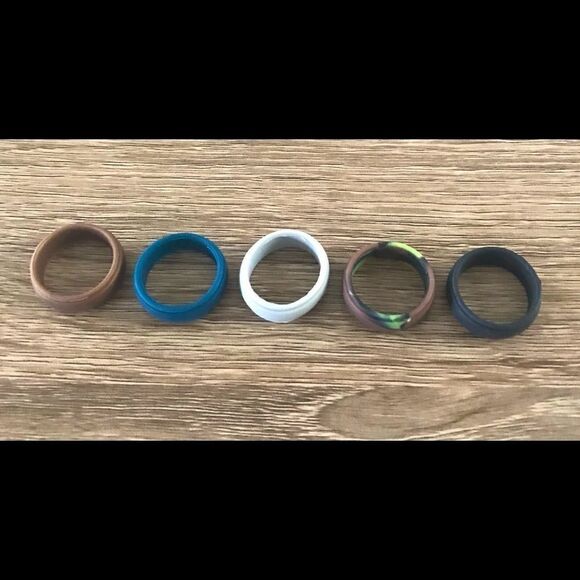 NWOTββ¦ Silicone Rubber Ring β¦ Sizeβ10 - Picture 2 of 2